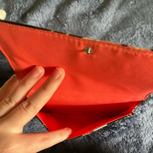 Vera Bradley Tangerine Twist Smartphone Wallet - Picture 4 of 6